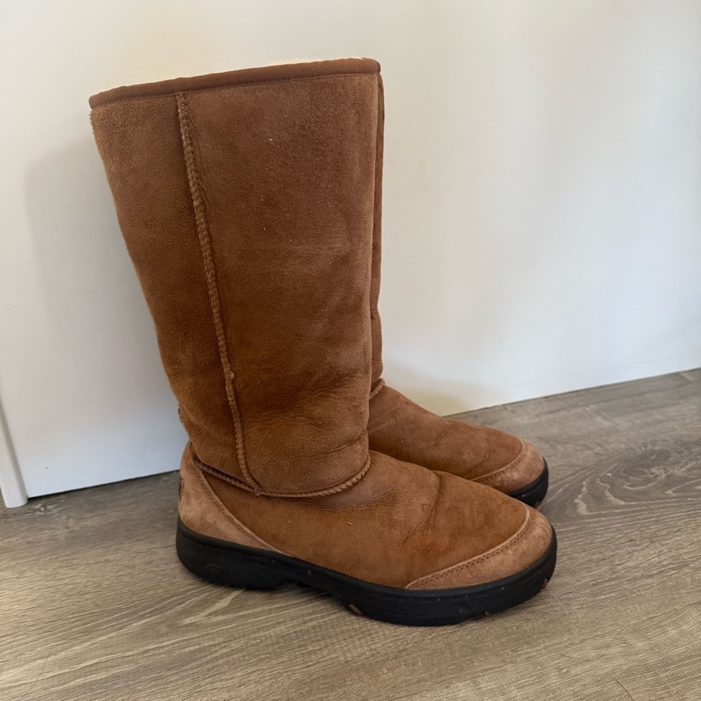 UGG Australia Ultra Tall Women's Braid Suede Sheepskin Chestnut Size W10